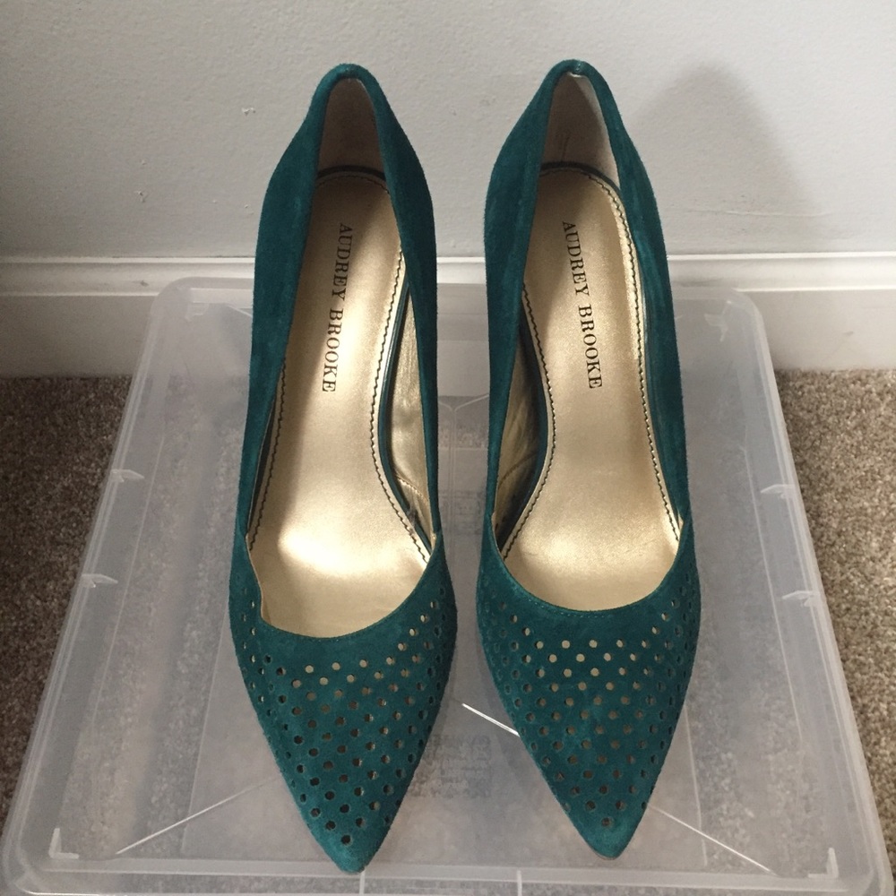 Audrey Brooke teal heels